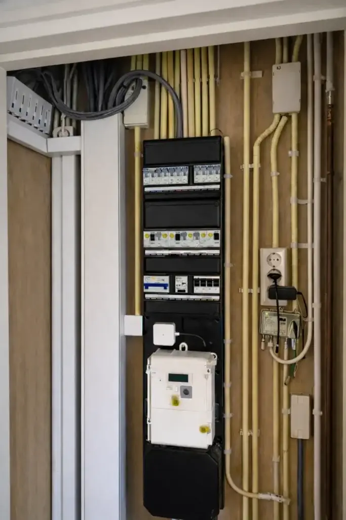 Vernieuwde groepenkast met aardlekautomaten in de meterkast